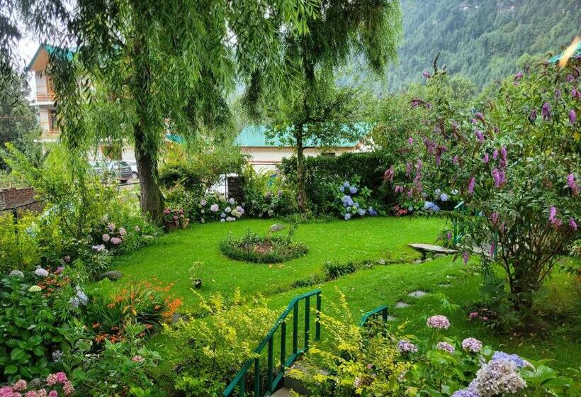 تختخواب و صبحانه The Native Route   Boutique Cottages In Manali