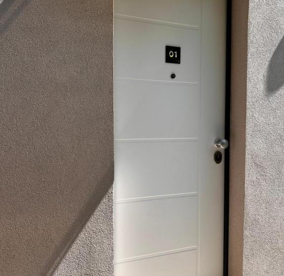 민박 Townhouse Piraino