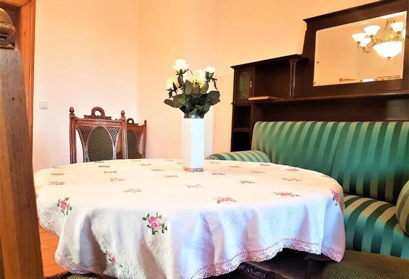 צימר Unik Villa Kurz Urlaub Mit Veranda Und Balkon