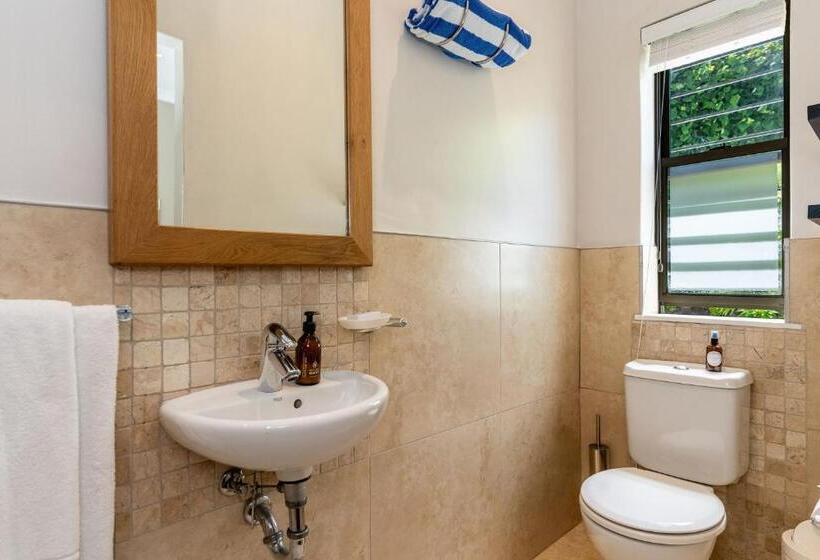 هتل Adventure Pad At Camps Bay Retreat