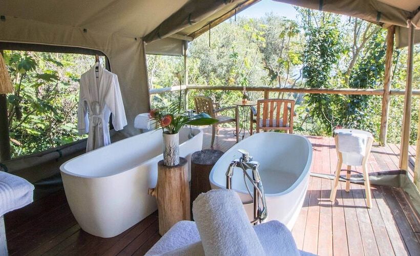 هتل Adventure Pad At Camps Bay Retreat