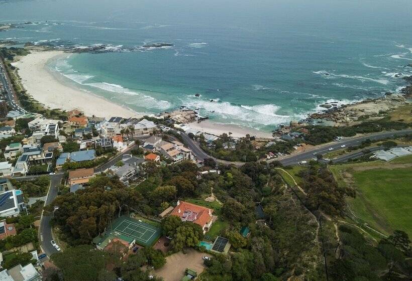 هتل Adventure Pad At Camps Bay Retreat