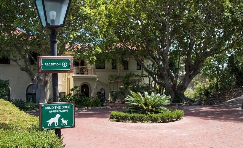 هتل Adventure Pad At Camps Bay Retreat