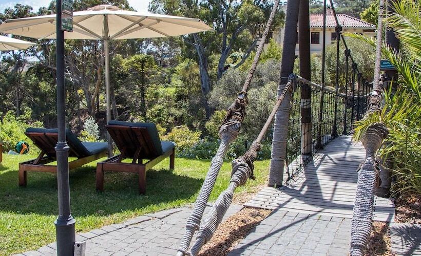 هتل Adventure Pad At Camps Bay Retreat