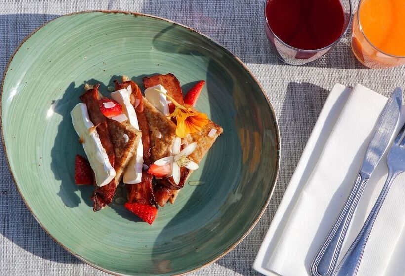 هتل Adventure Pad At Camps Bay Retreat