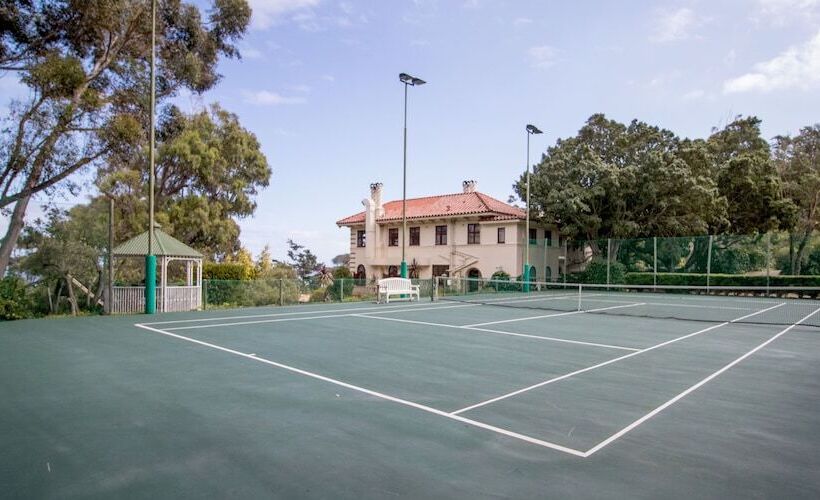 هتل Adventure Pad At Camps Bay Retreat