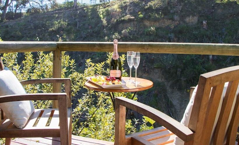 هتل Adventure Pad At Camps Bay Retreat