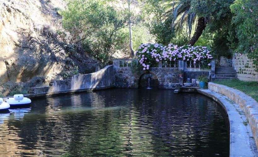 هتل Adventure Pad At Camps Bay Retreat