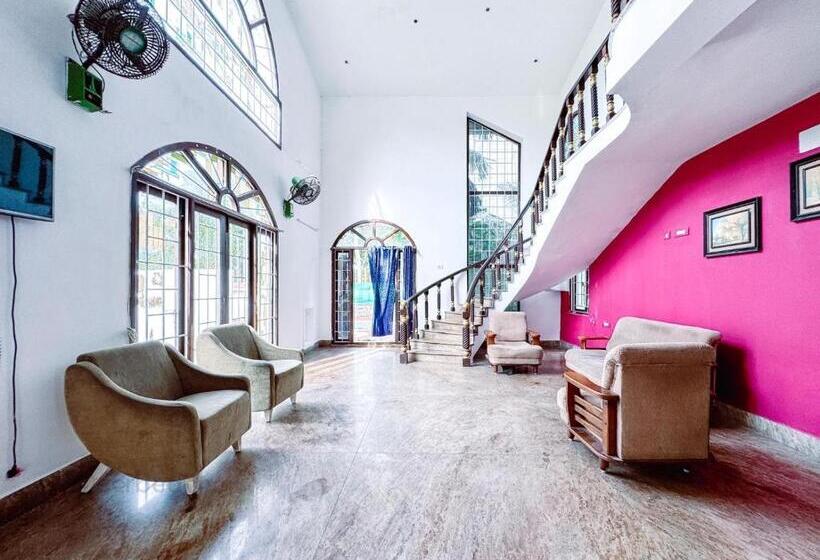 ホテル Anitha Garden