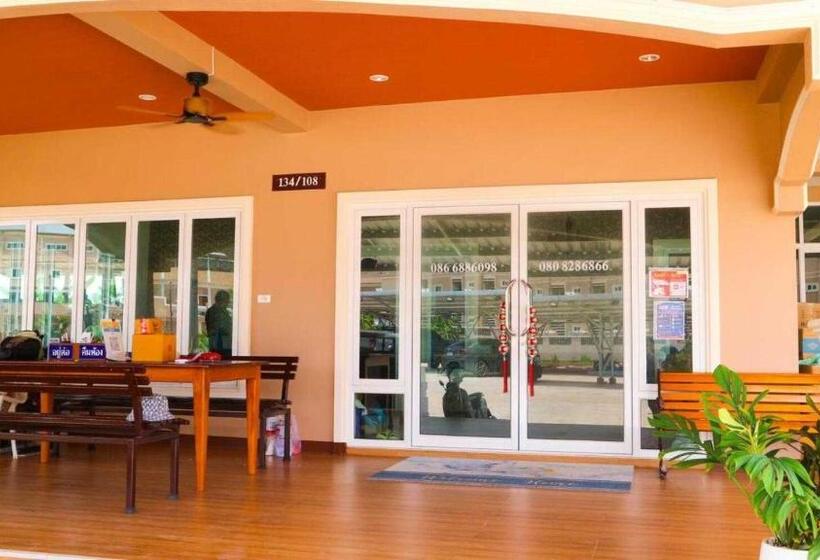 ホテル Capital O 75521 Sang Siri Apartment