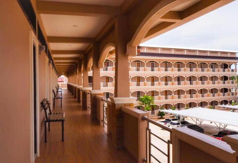 ホテル Capital O 75521 Sang Siri Apartment