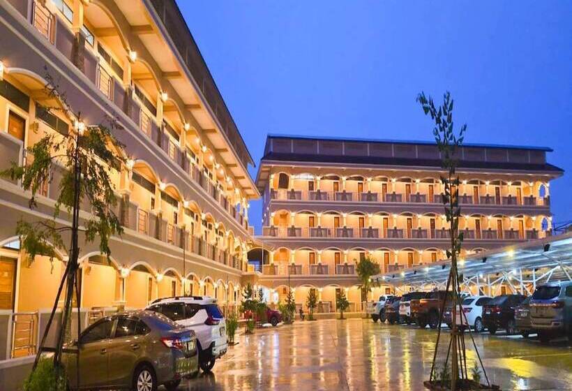 ホテル Capital O 75521 Sang Siri Apartment