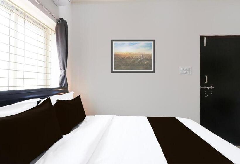 Super Hotel O Adibatla