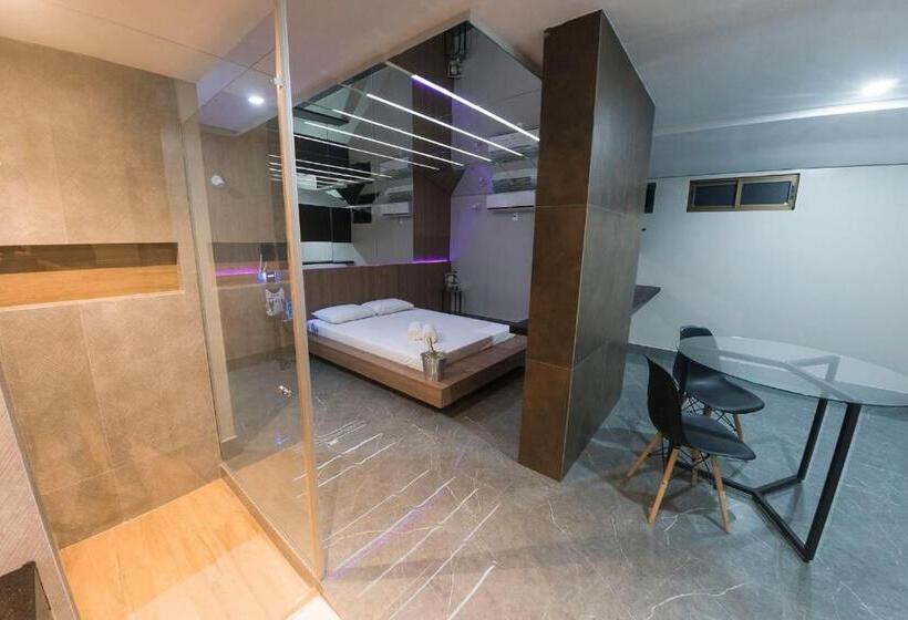 Motel Frenesi Toledo