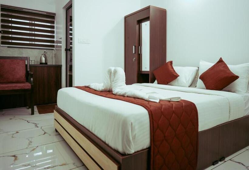 هتل Gold Suite, Kakkanad
