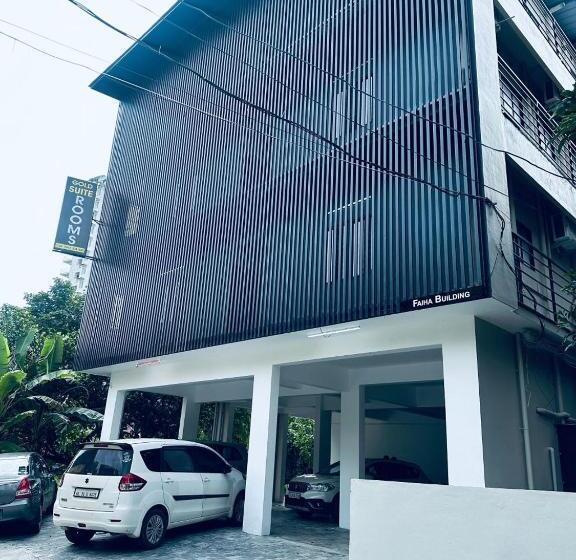 هتل Gold Suite, Kakkanad