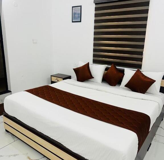 هتل Gold Suite, Kakkanad