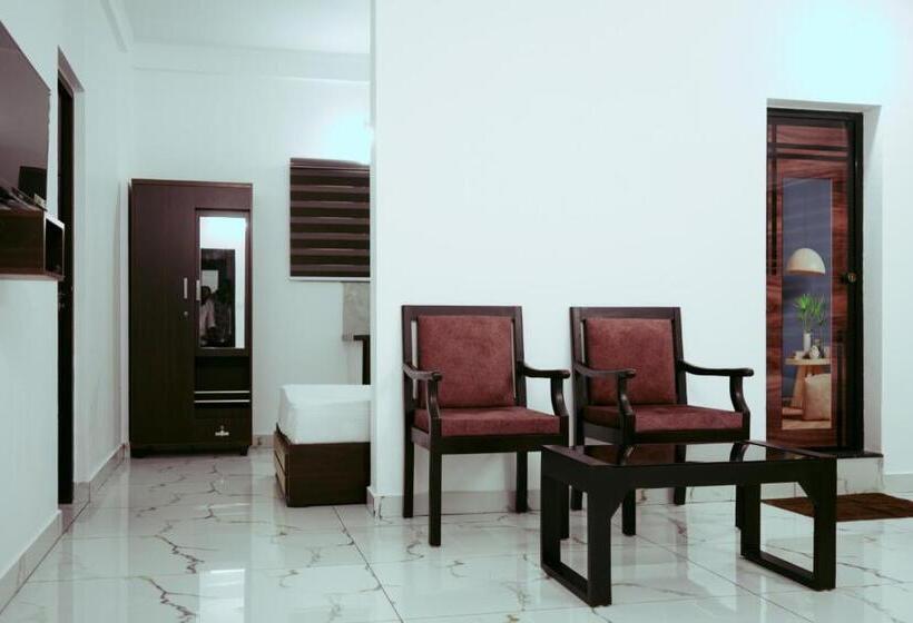 هتل Gold Suite, Kakkanad