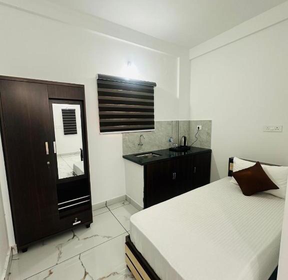 هتل Gold Suite, Kakkanad