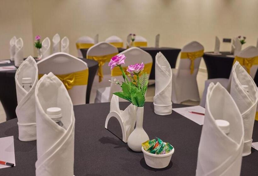 בית מלון כפרי Grand Continent Mysore A Sarovar Portico Affiliate