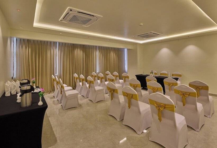 בית מלון כפרי Grand Continent Mysore A Sarovar Portico Affiliate