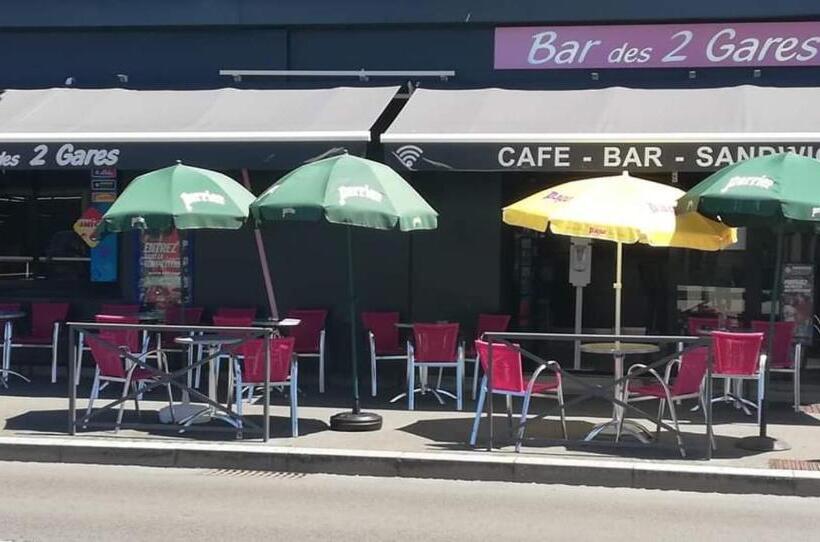 ホテル Hôtel Des Deux Gares