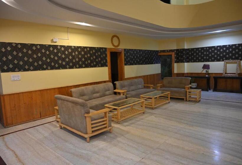 בית מלון כפרי Orchha Club And Resort   Ocr