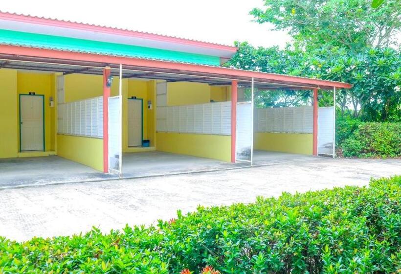 فندق The Moon Resort Phetchaburi