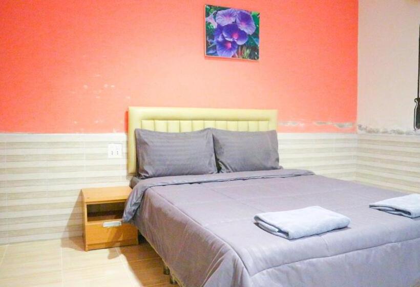 فندق The Moon Resort Phetchaburi