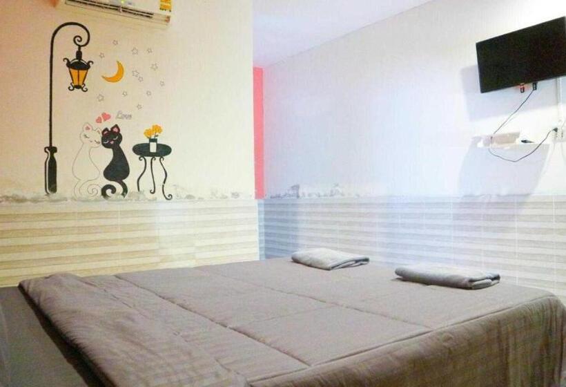 فندق The Moon Resort Phetchaburi