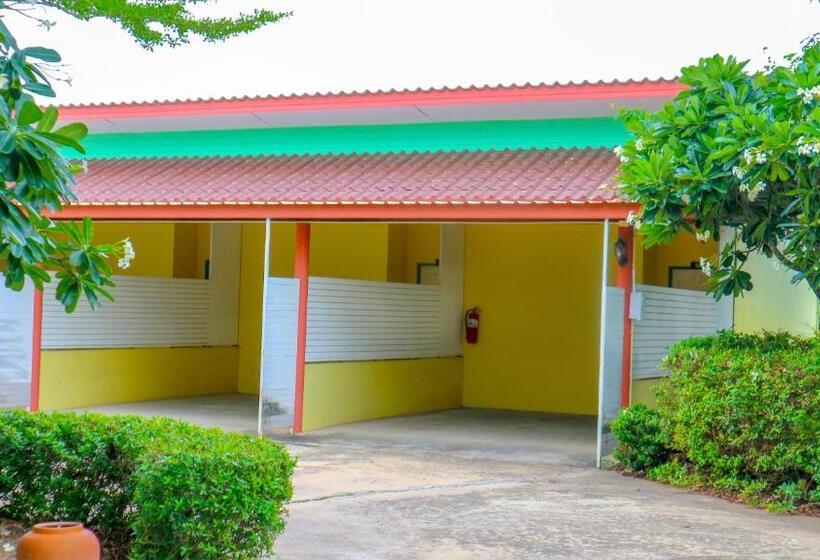 فندق The Moon Resort Phetchaburi