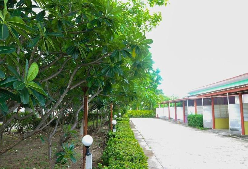 فندق The Moon Resort Phetchaburi