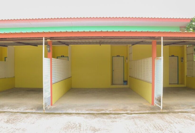 فندق The Moon Resort Phetchaburi