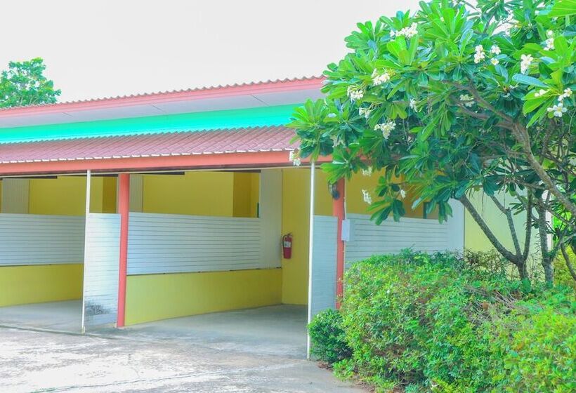 فندق The Moon Resort Phetchaburi