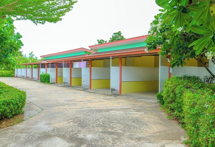 ホテル The Moon Resort Phetchaburi