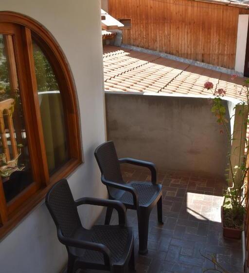 فندق Rajutuna Inn