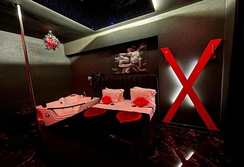 هتل Romeo Nights   Love Rooms   Jacuzzi Hydromassage