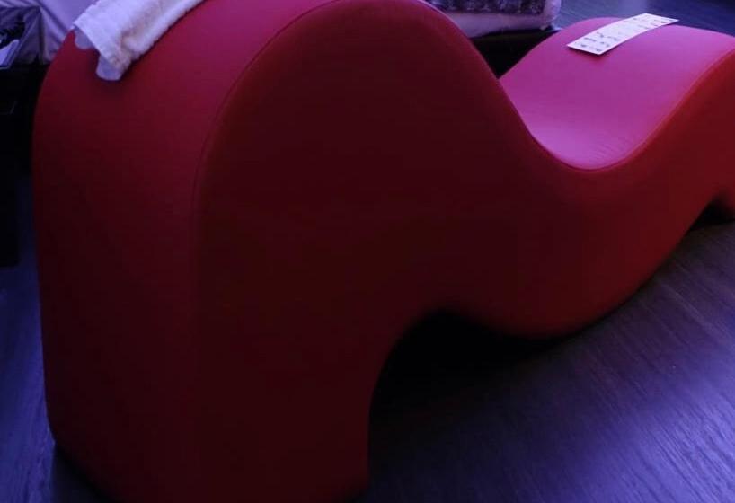 هتل Romeo Nights   Love Rooms   Jacuzzi Hydromassage