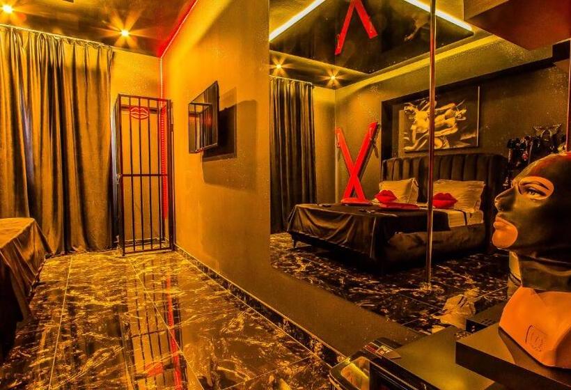 هتل Romeo Nights   Love Rooms   Jacuzzi Hydromassage