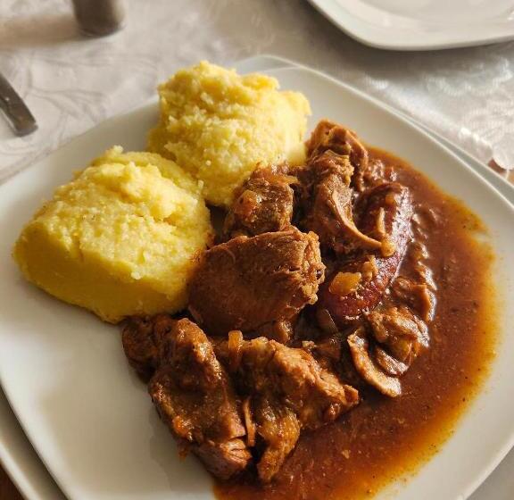 Отель Roua Muntilor