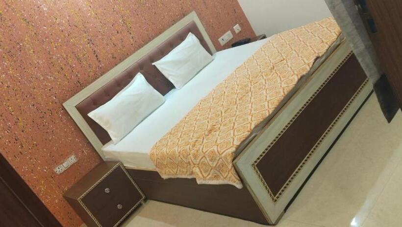 Отель Shri Shyama Shyam Dham