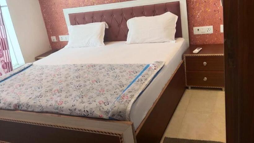 Отель Shri Shyama Shyam Dham