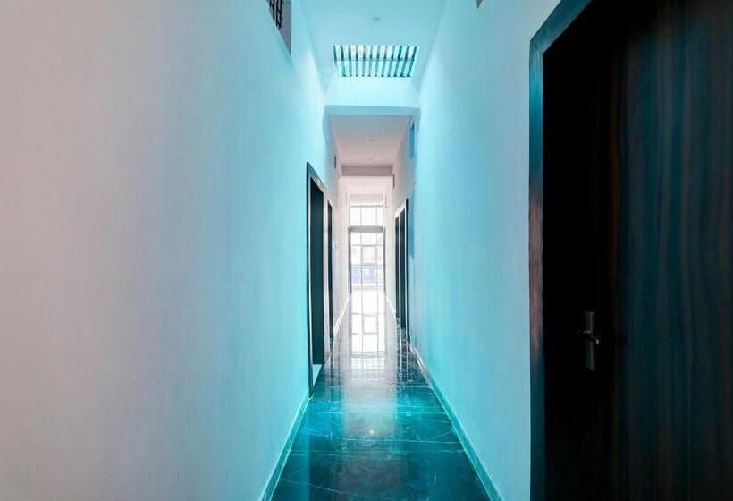 בית מלון כפרי Spot On Mg Plaza