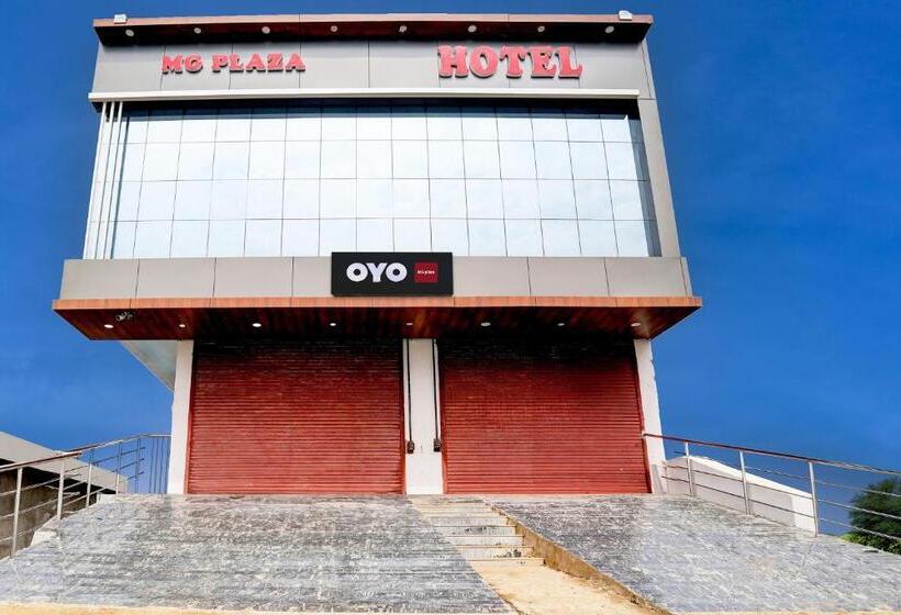 בית מלון כפרי Spot On Mg Plaza