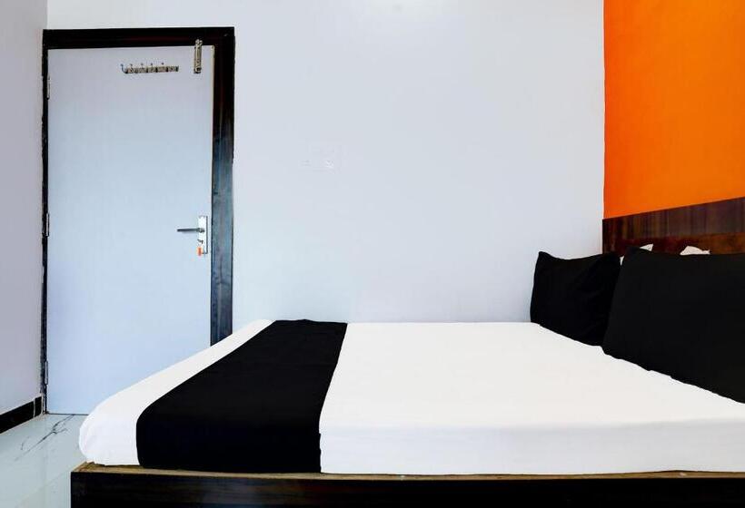 בית מלון כפרי Spot On Mg Plaza