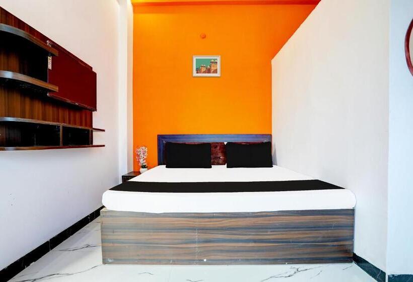 בית מלון כפרי Spot On Mg Plaza