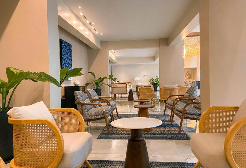 בית מלון כפרי Staycity Serviced Apartment