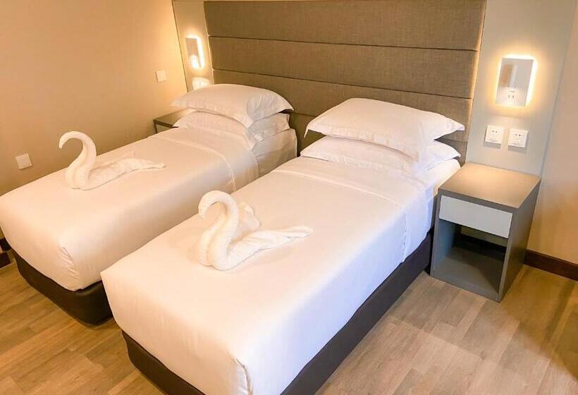 בית מלון כפרי Staycity Serviced Apartment