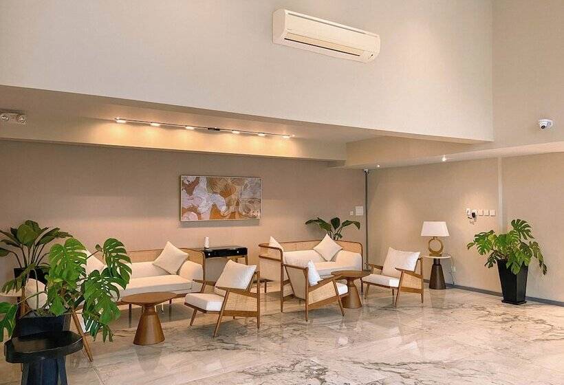 בית מלון כפרי Staycity Serviced Apartment