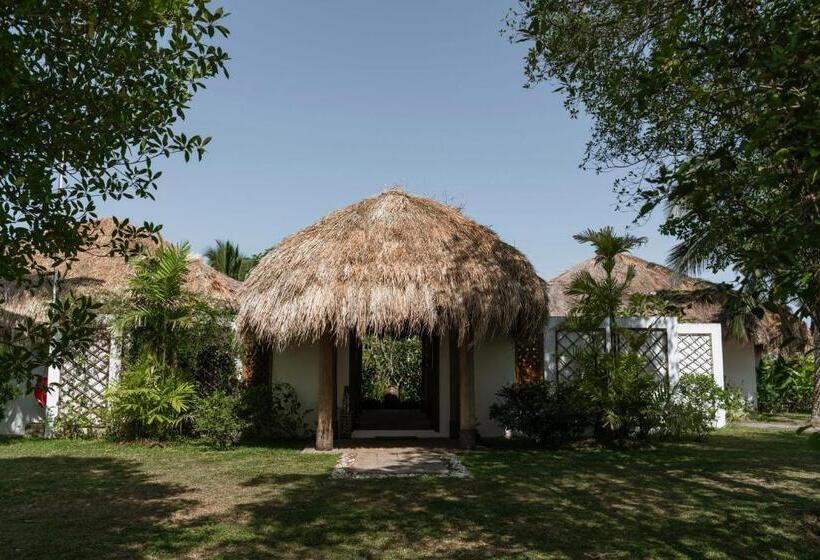 فندق Tekanda Lodge